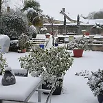 Les Glycines Bed & Breakfast Ury