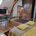 Bed & Breakfast Les Glycines Ury
