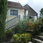 Bed & Breakfast Les Glycines Ury