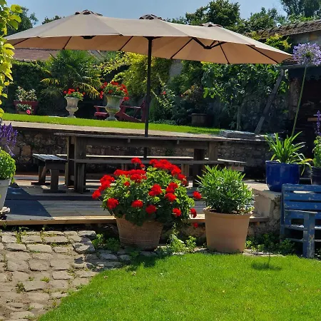 Les Glycines Bed & Breakfast Ury