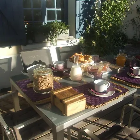 Les Glycines Bed & Breakfast Ury