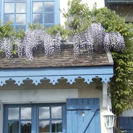 Bed & Breakfast Les Glycines Ury