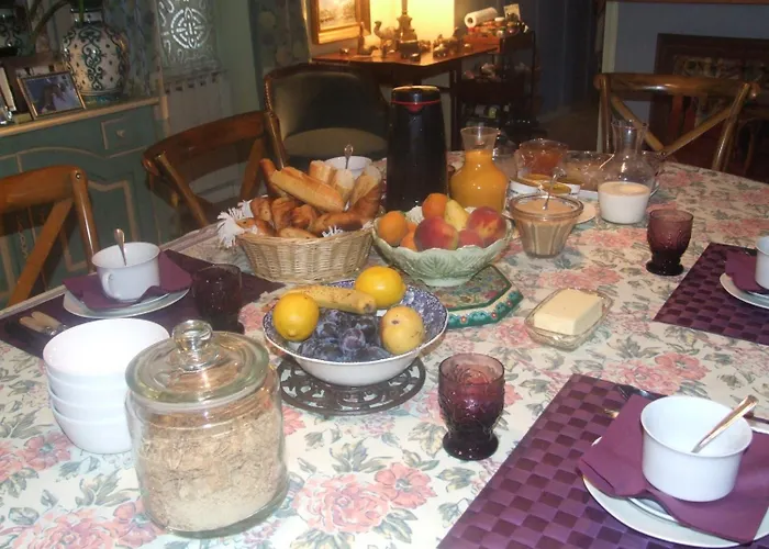 Les Glycines B&B Ury